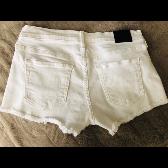 ❤️SOLD!!!!!!!True Religion Shorts ❤️ - Picture 2 of 5